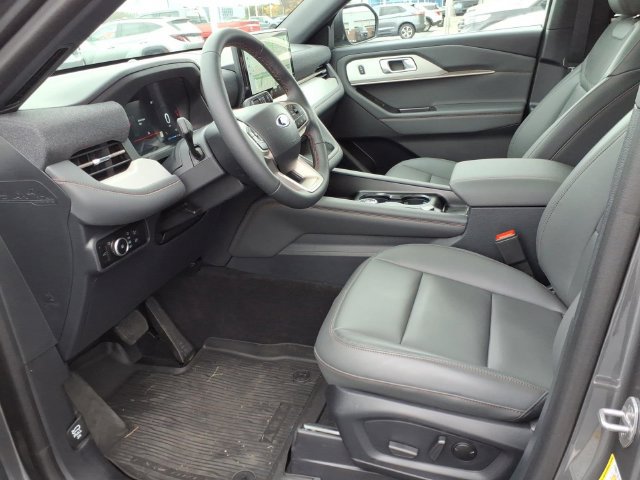 Used 2027 Ford Explorer Active w/ Active Comfort Package AWD/4WD image 14