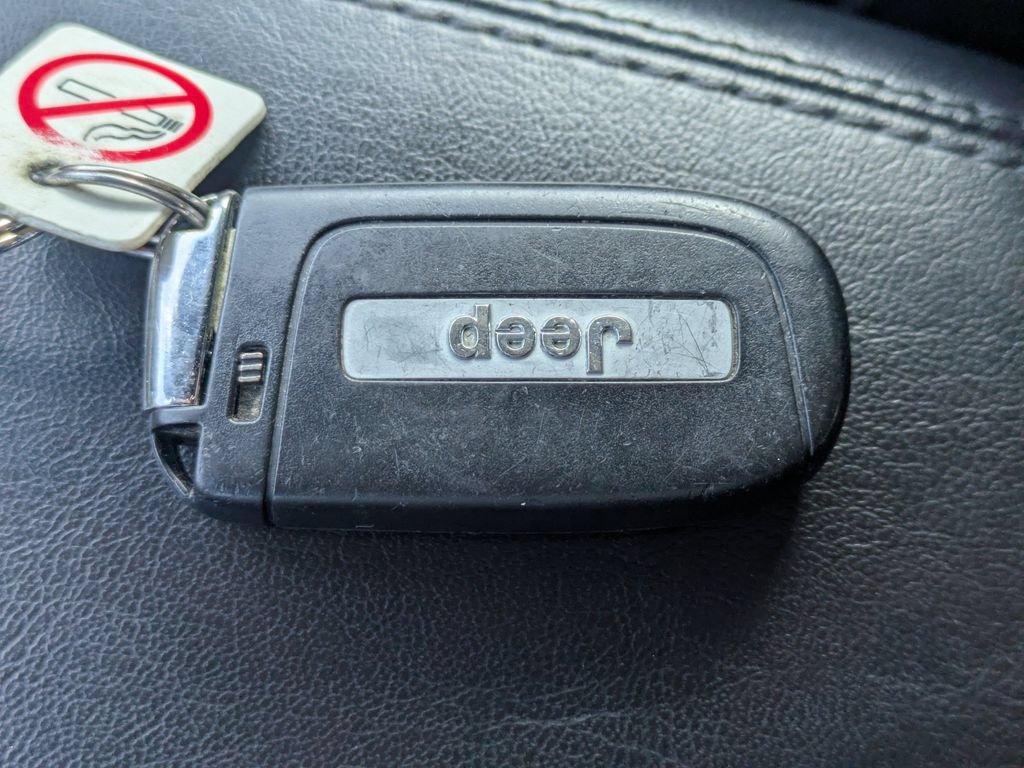 Used 2023 Jeep Compass Sport AWD/4WD image 32