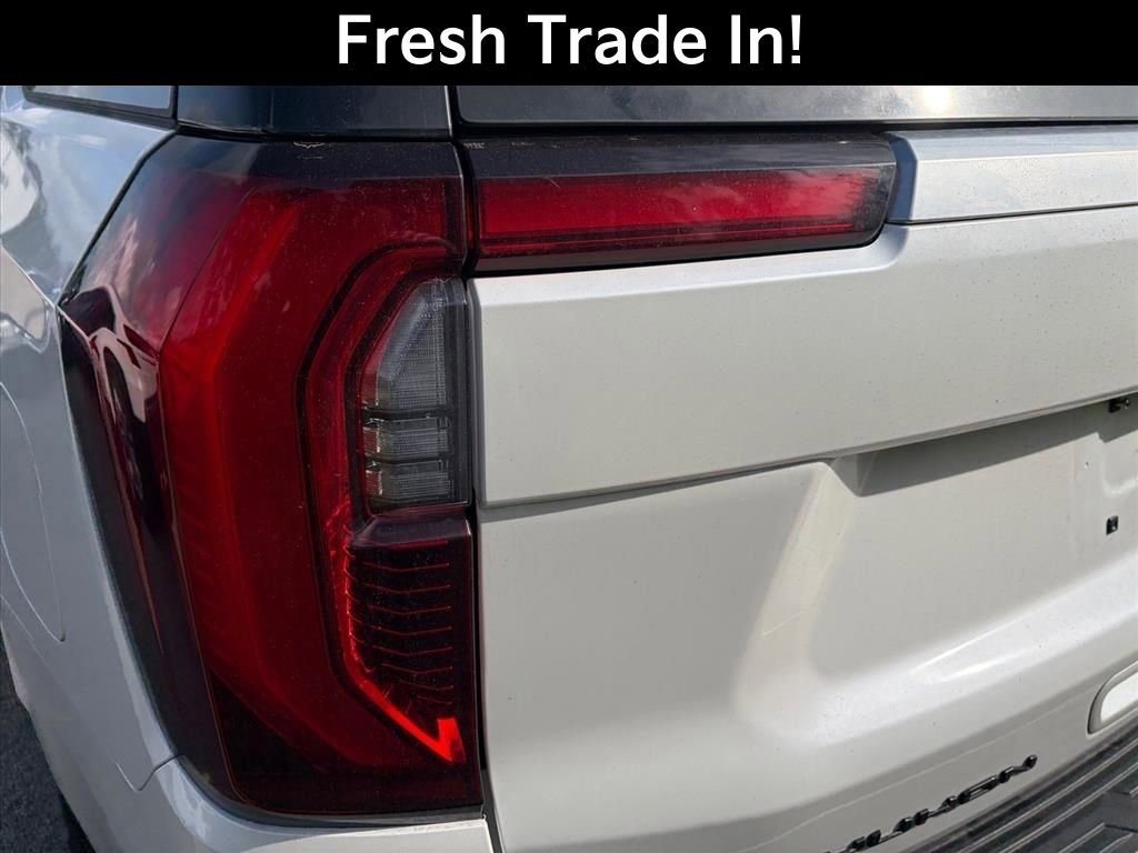 Used 2025 GMC Yukon Denali w/ Denali Reserve Package AWD/4WD image 11