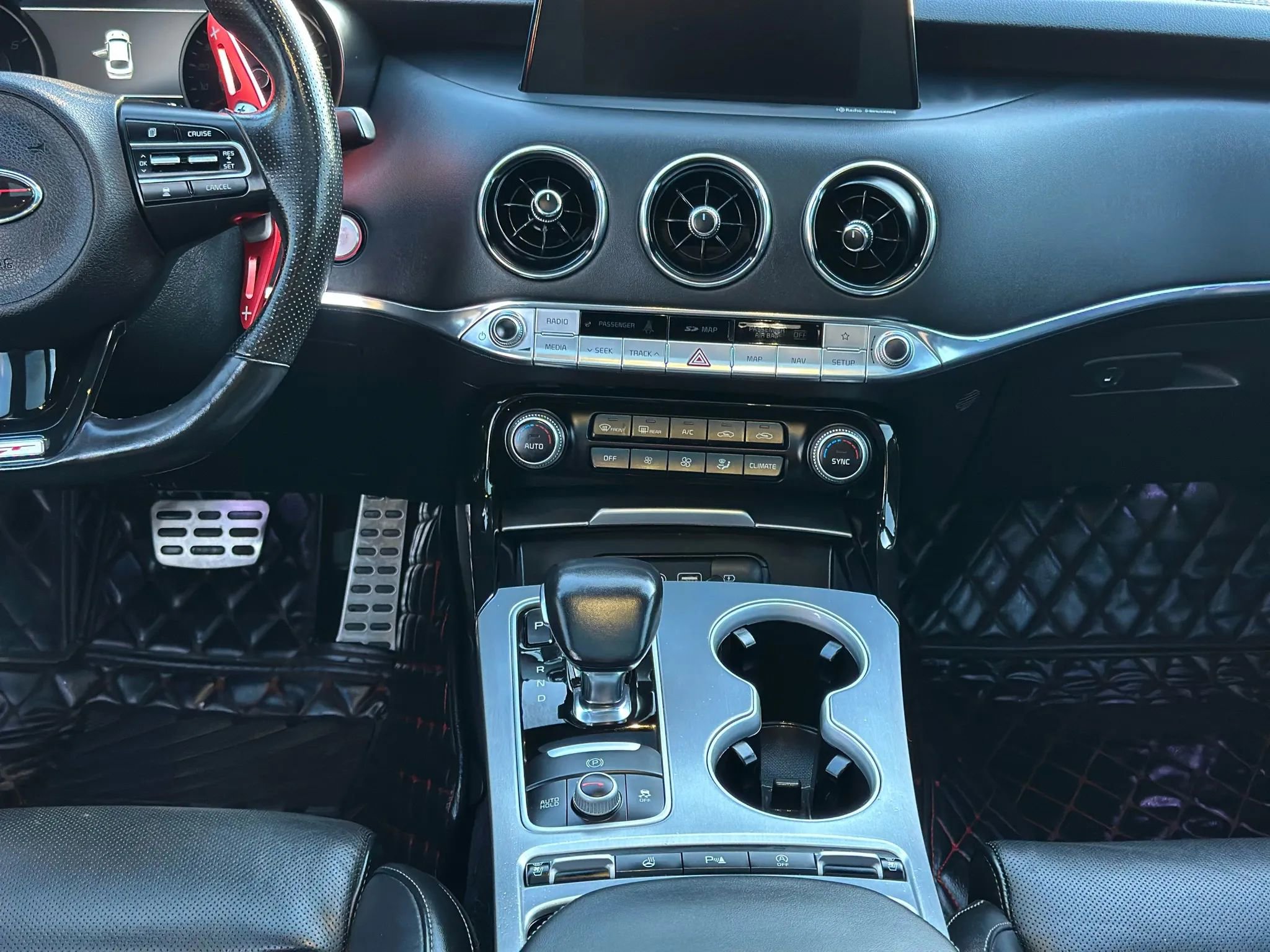 Used 2018 Kia Stinger GT2 image 19