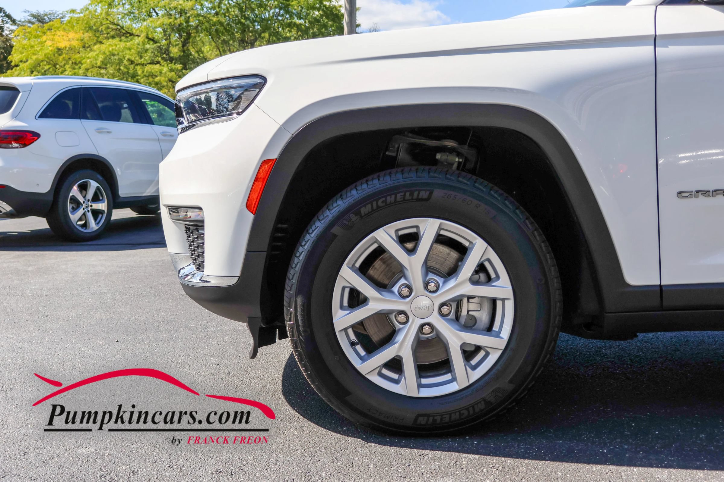 Used 2023 Jeep Grand Cherokee L Limited AWD/4WD image 10