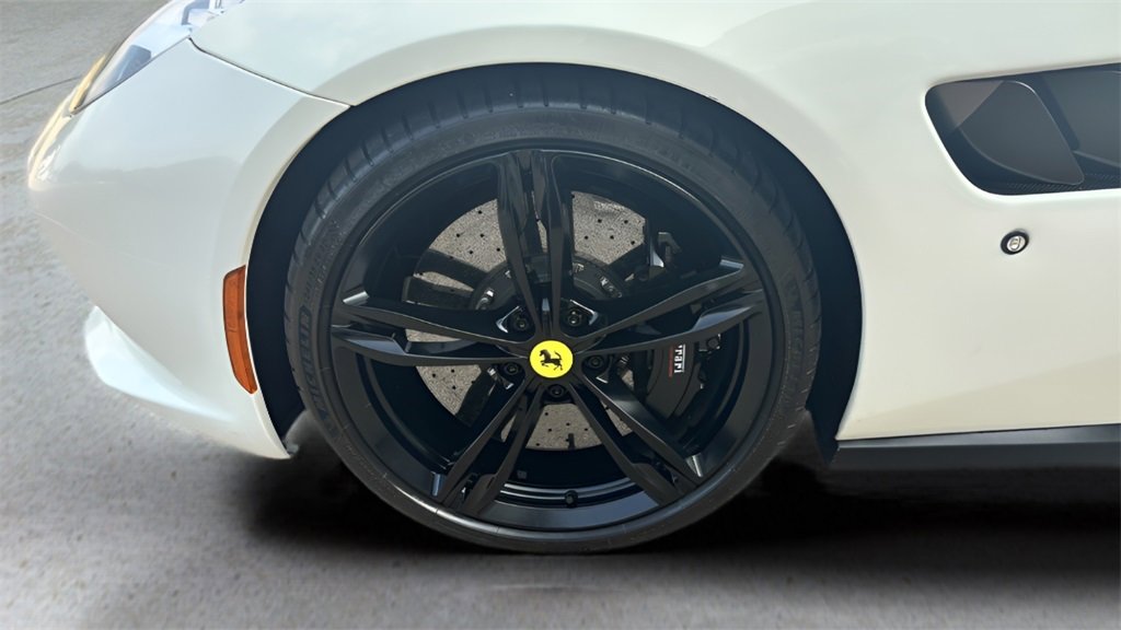 Used 2017 Ferrari GTC4Lusso image 37