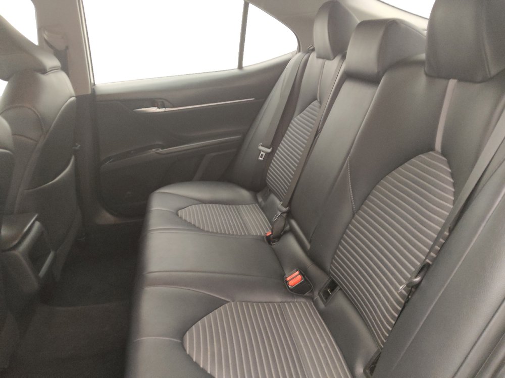 Used 2019 Toyota Camry SE FWD image 18