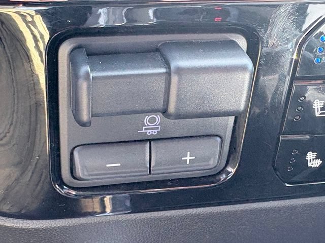 Used 2023 Chevrolet Silverado 1500 LTZ AWD/4WD image 19