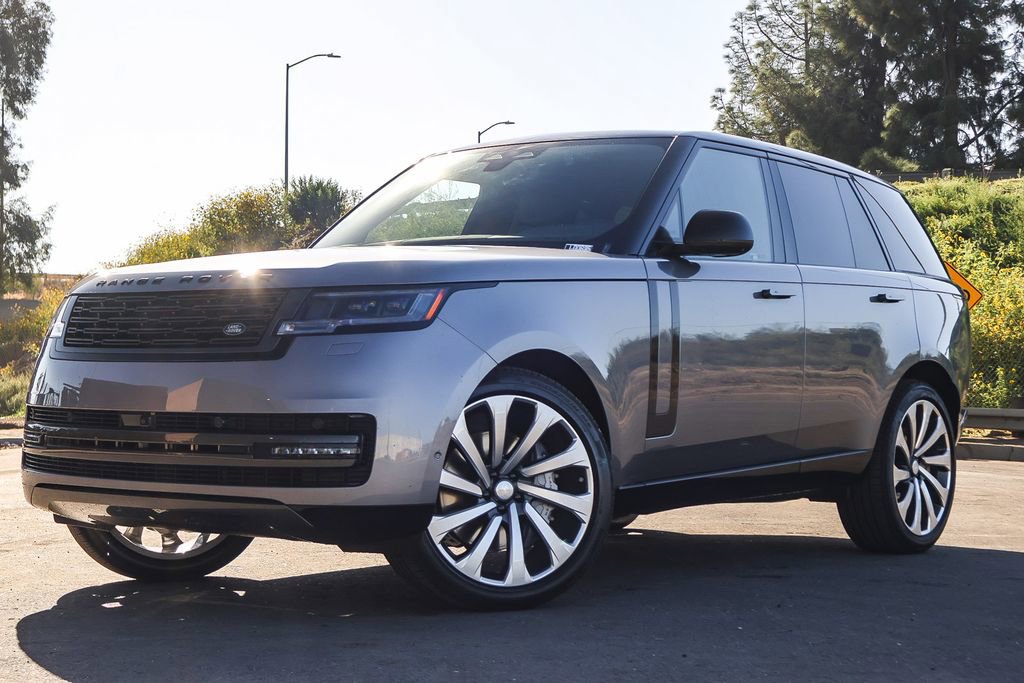 New 2025 Land Rover Range Rover SE