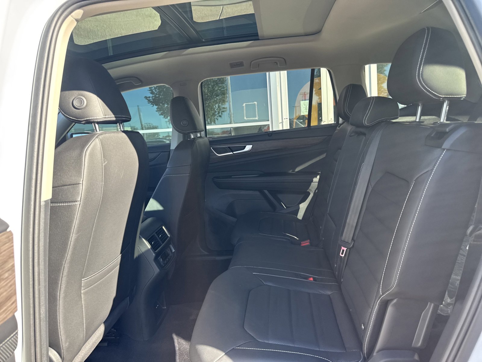 New 2026 Volkswagen Atlas SEL image 21