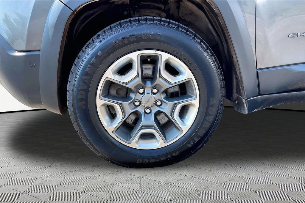 Used 2019 Jeep Cherokee Trailhawk AWD/4WD image 36