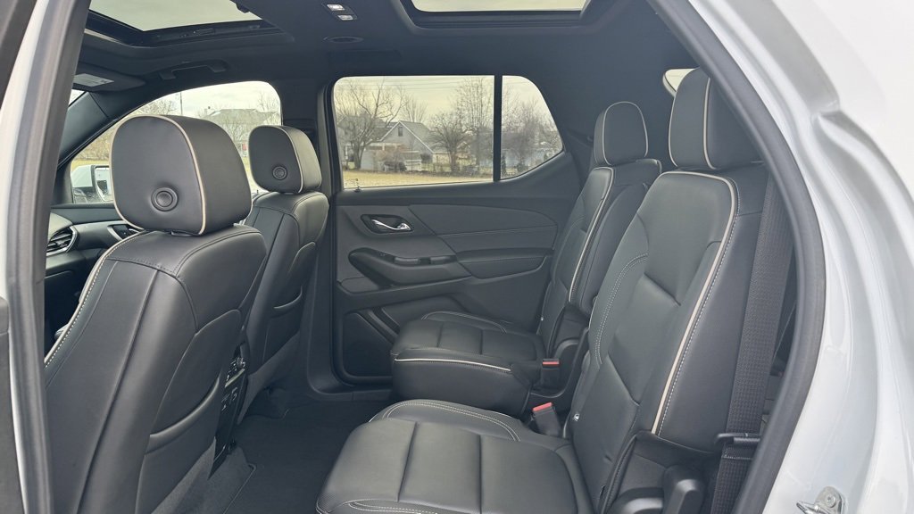 Used 2023 Chevrolet Traverse Premier image 15