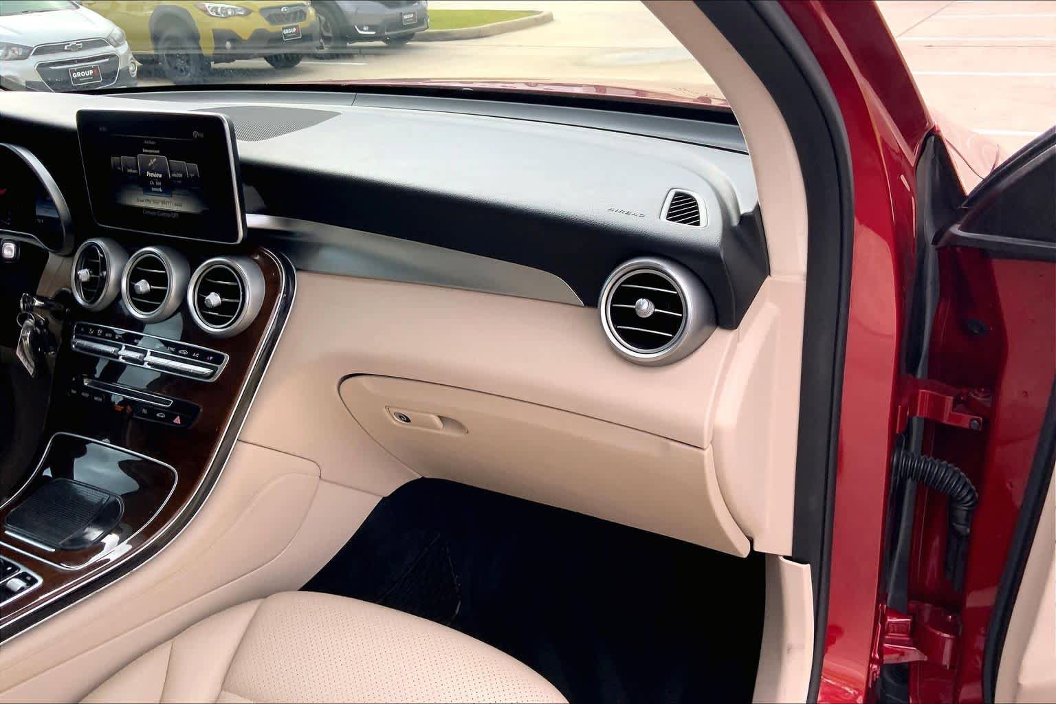 Used 2017 Mercedes-Benz GLC 300 4MATIC image 19