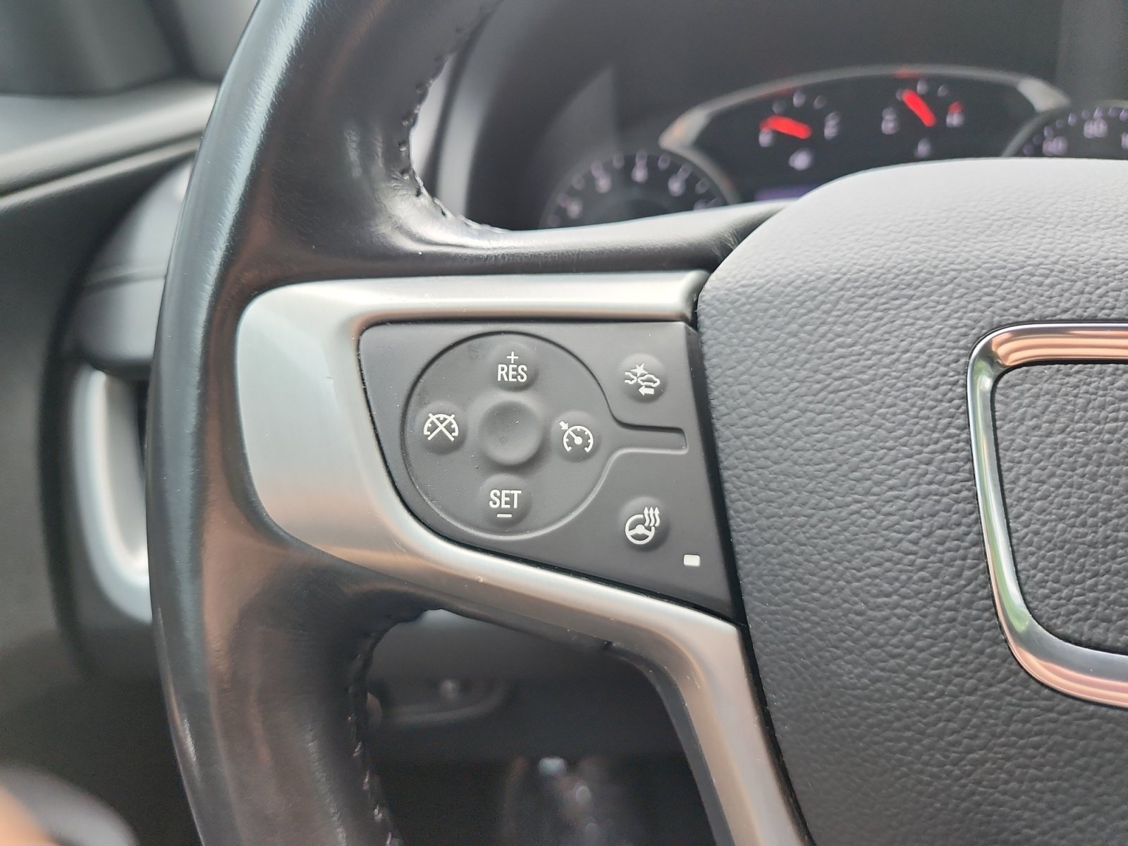 Used 2022 GMC Terrain SLT w/ Infotainment Package II AWD/4WD image 25
