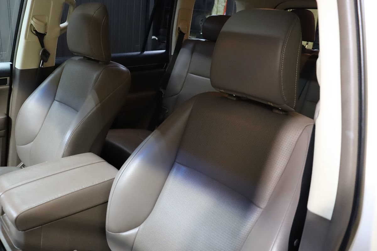 Used 2017 Lexus GX 460 w/ Navigation Package AWD/4WD image 38