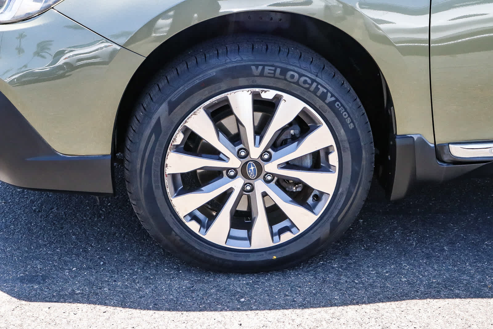 Used 2019 Subaru Outback 2.5i Touring w/ Popular Package #3A AWD/4WD image 14