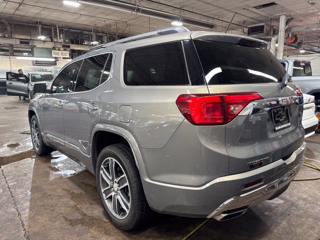Used 2019 GMC Acadia Denali w/ Technology Package FWD image 3