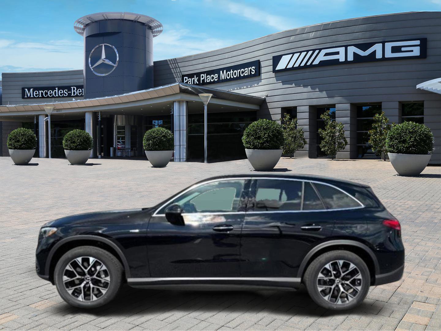 Certified 2025 Mercedes-Benz GLC 350e 4MATIC image 2