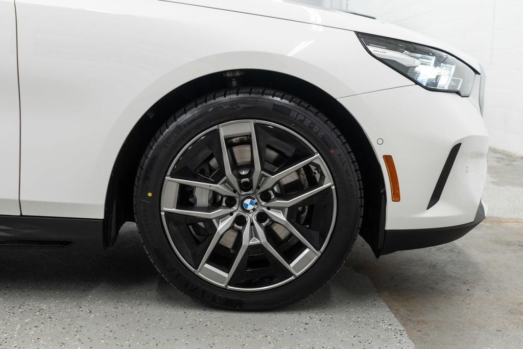 Used 2026 BMW 530i xDrive AWD/4WD image 40