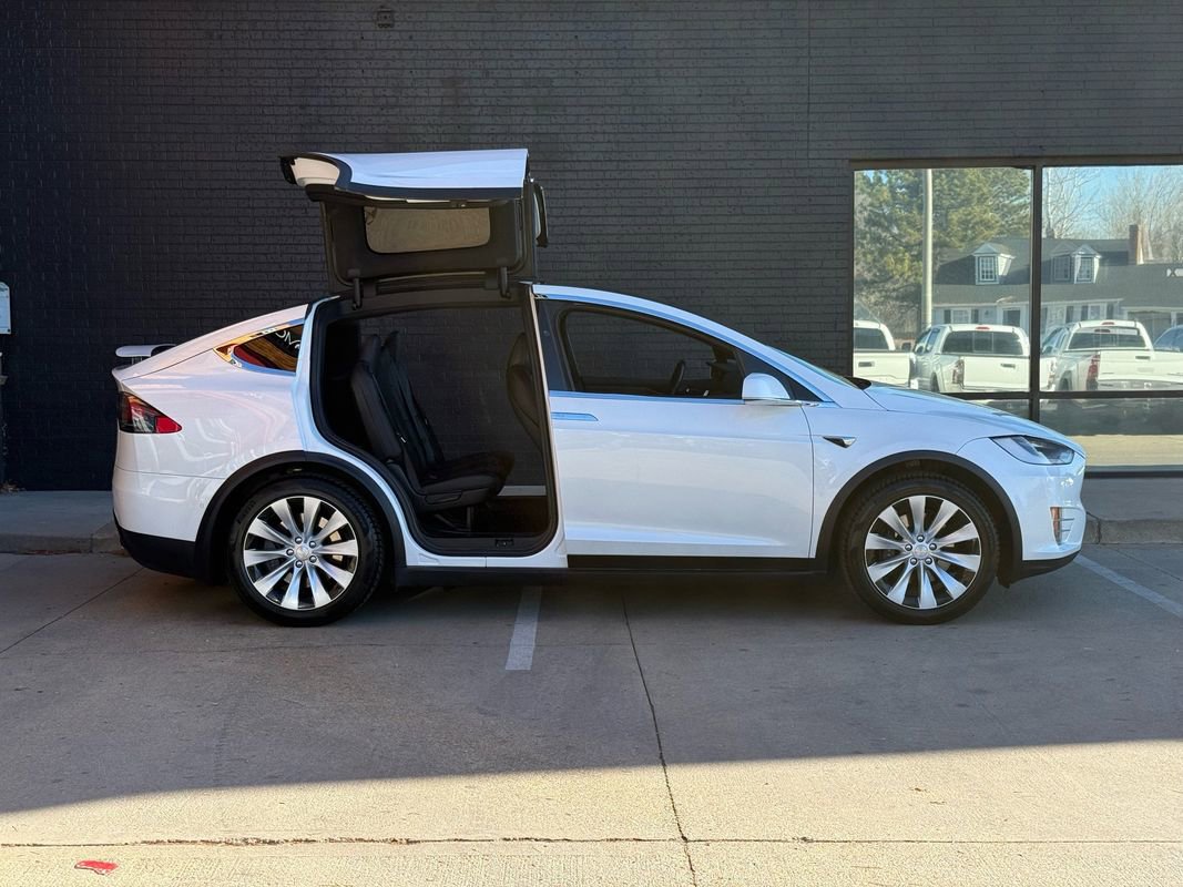 Used 2020 Tesla Model X Long Range image 17
