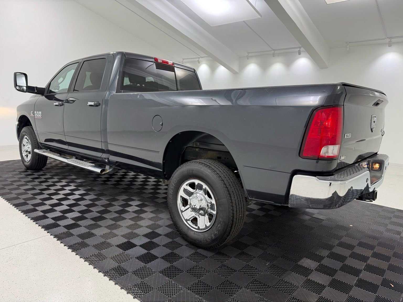 Used 2015 RAM 2500 SLT w/ Luxury Group image 4