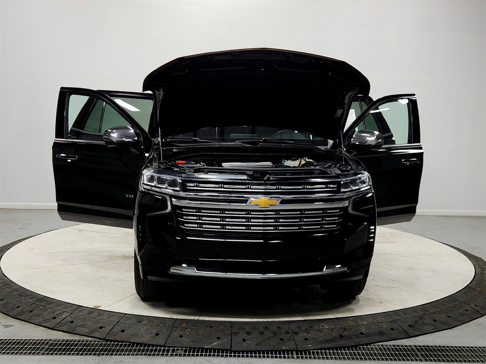 Used 2024 Chevrolet Tahoe Premier image 9
