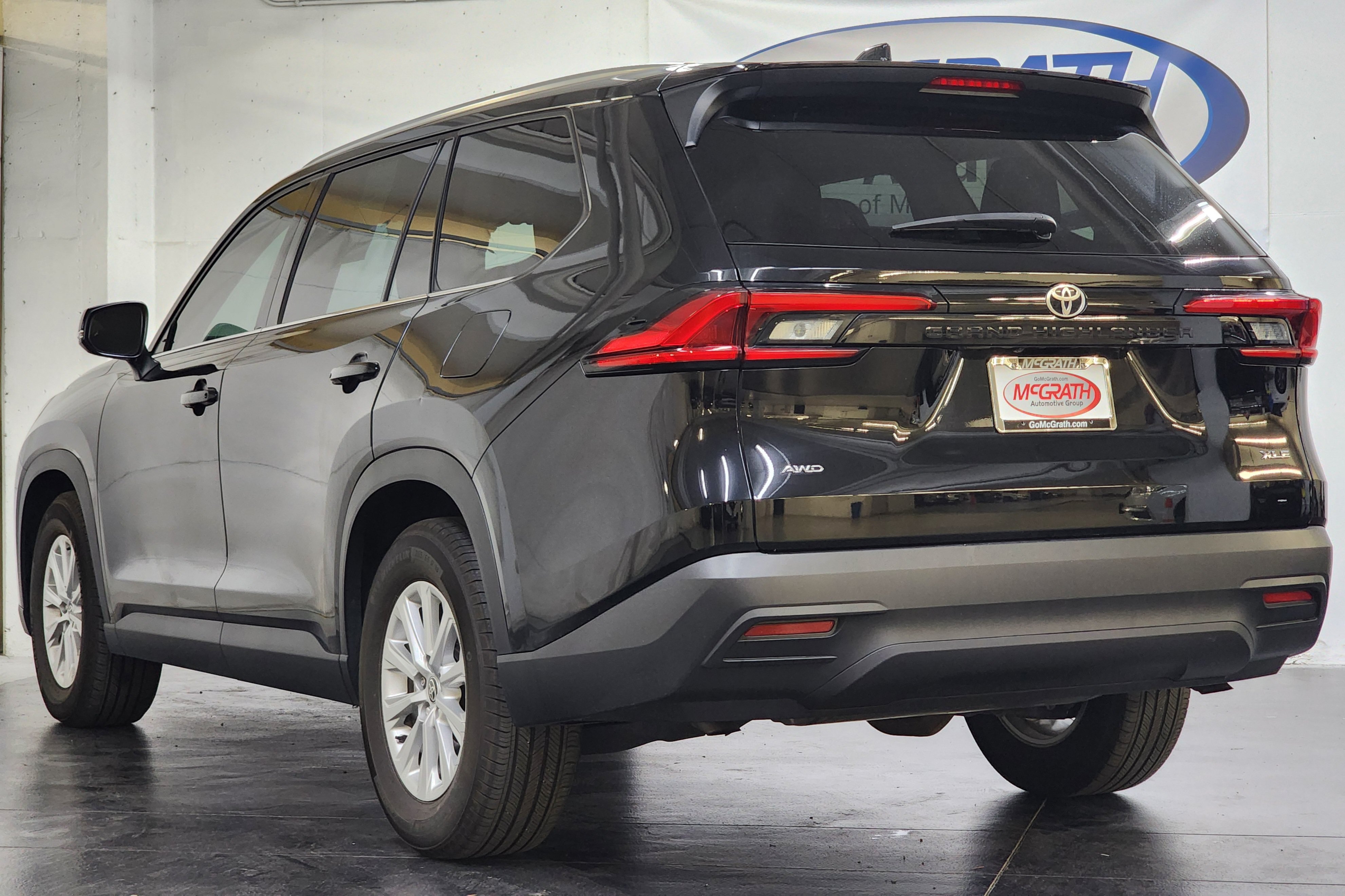 Used 2024 Toyota Grand Highlander AWD image 10