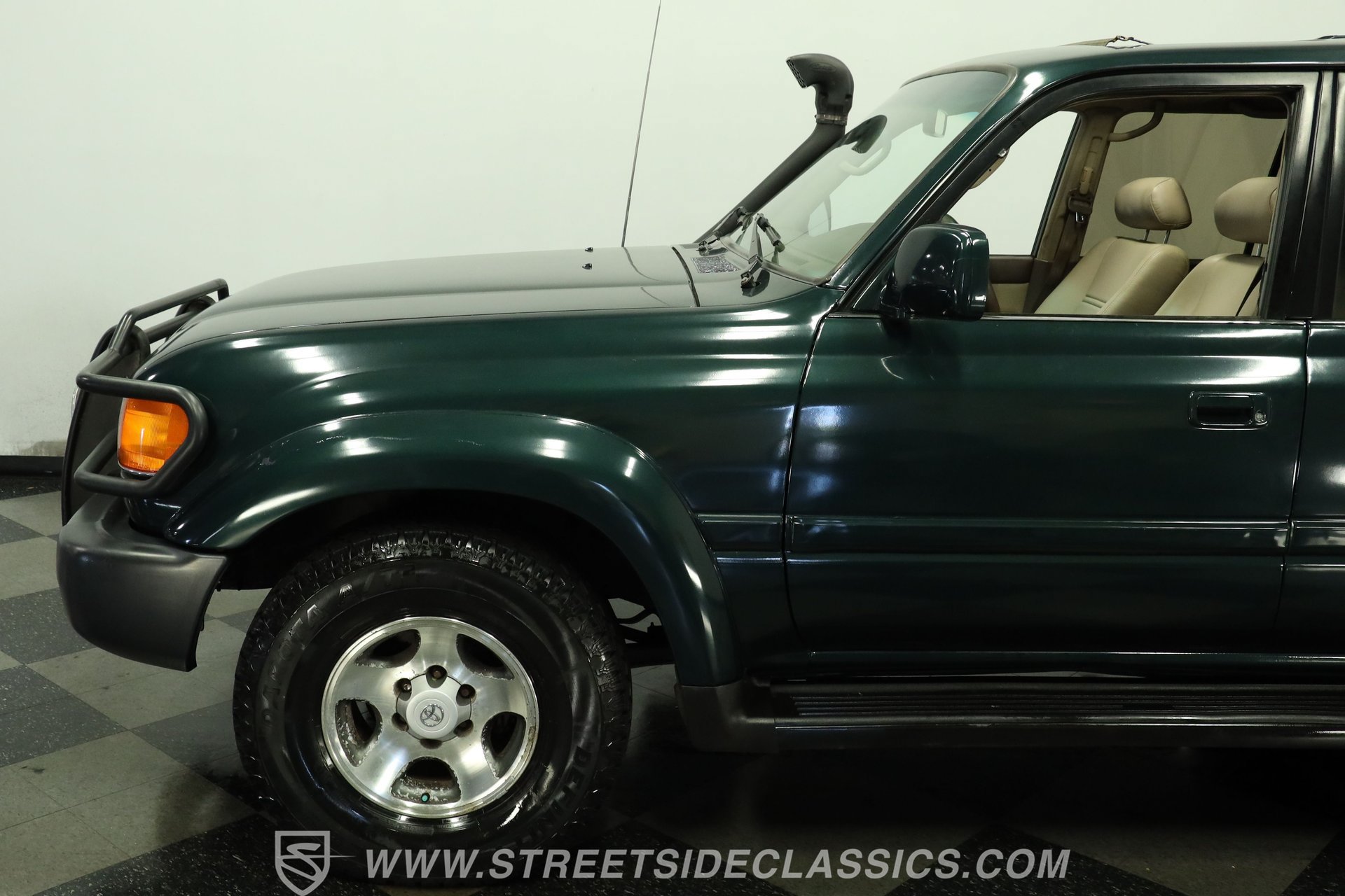 Used 1997 Toyota Land Cruiser w/ Collector's Edition Pkg AWD/4WD image 23