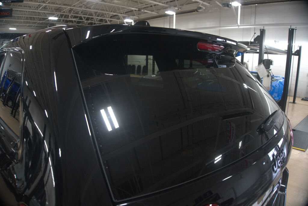 Used 2018 Jeep Grand Cherokee Altitude AWD/4WD image 18