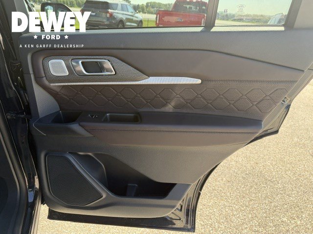 Used 2025 Ford Explorer Platinum w/ LUX Leather Package AWD/4WD image 34