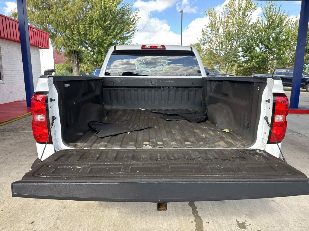 Used 2018 Chevrolet Silverado 1500 Custom w/ Custom Value Package RWD image 9