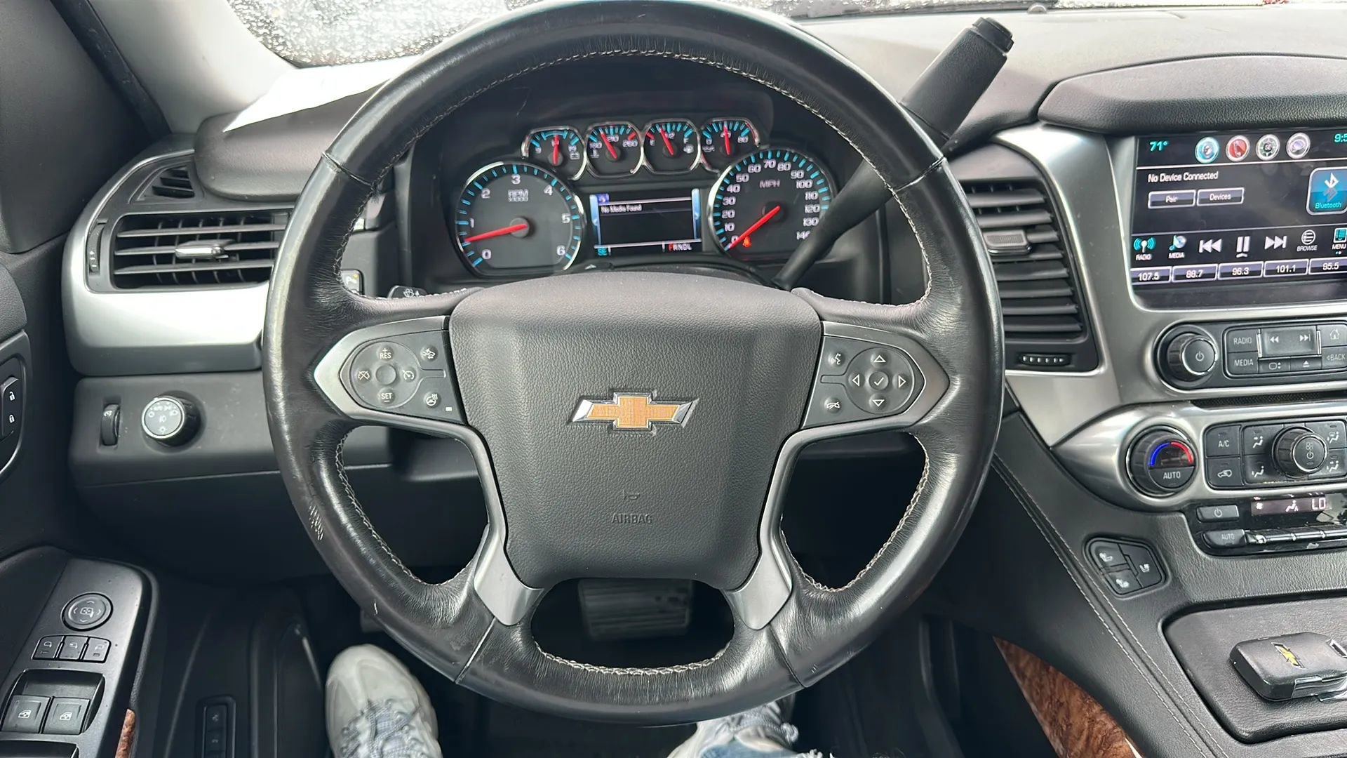 Used 2018 Chevrolet Suburban Premier RWD image 19