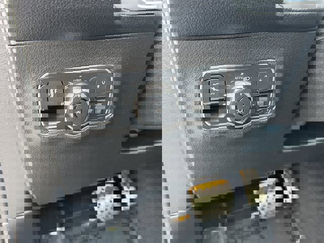 Used 2024 Mercedes-Benz GLB 35 AMG 4MATIC image 18