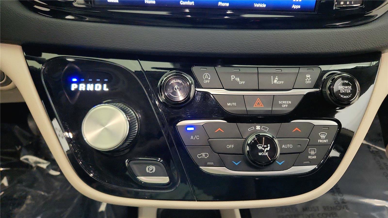 Used 2023 Chrysler Pacifica Touring-L FWD image 26