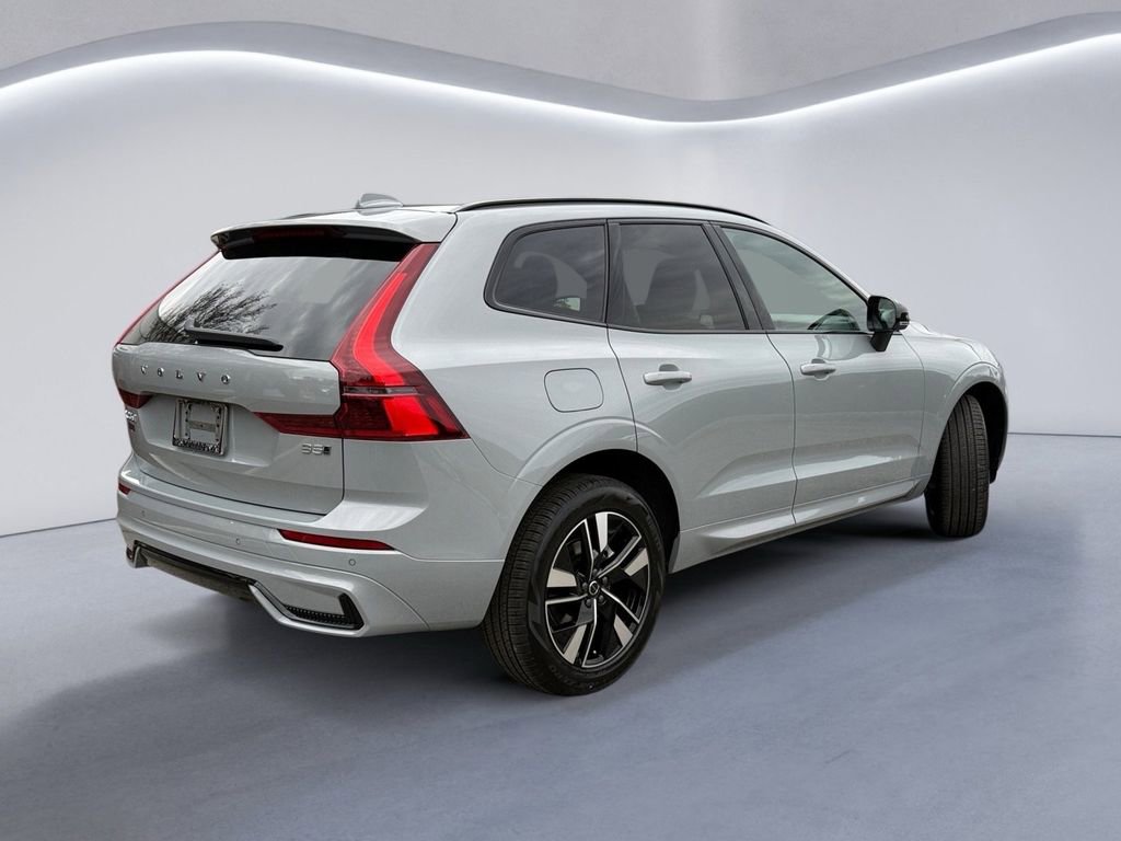New 2026 Volvo XC60 B5 Core w/ Climate Package image 4