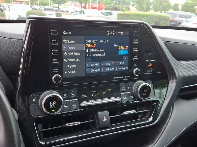 Used 2022 Toyota Highlander XSE FWD image 19