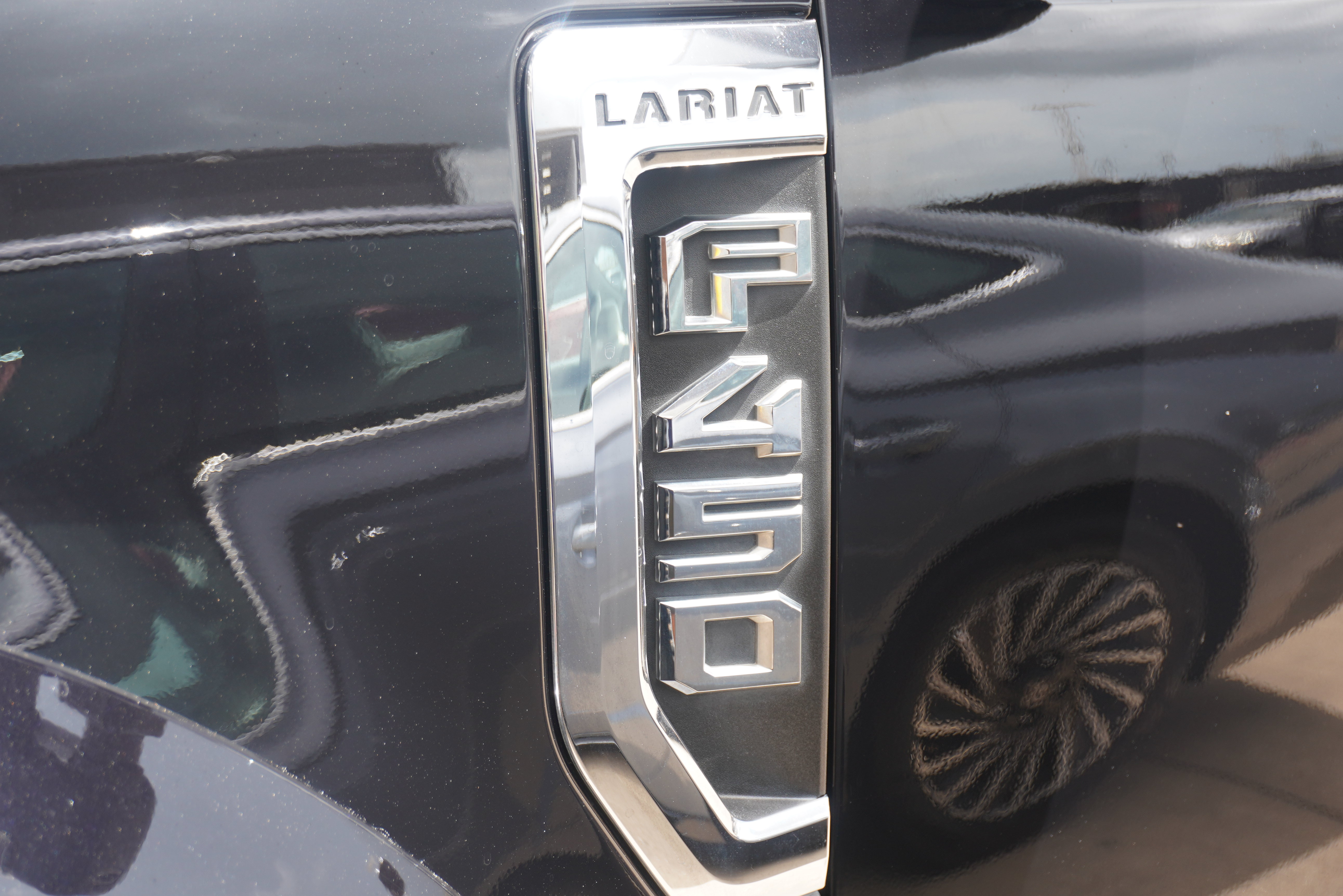 Used 2019 Ford F450 Lariat w/ Lariat Value Package AWD/4WD image 8