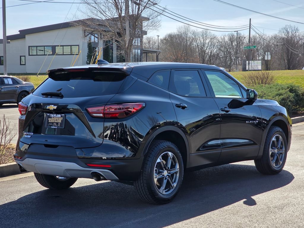 Used 2025 Chevrolet Blazer LT image 5