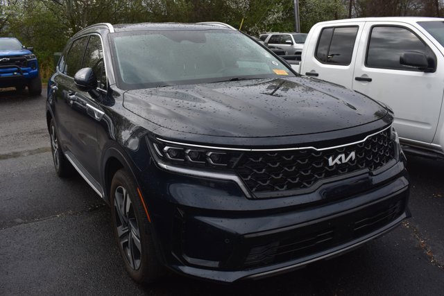 Used 2022 Kia Sorento SX image 2