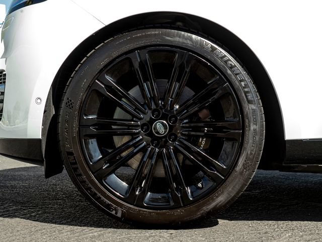 Certified 2024 Land Rover Range Rover Autobiography AWD/4WD image 11