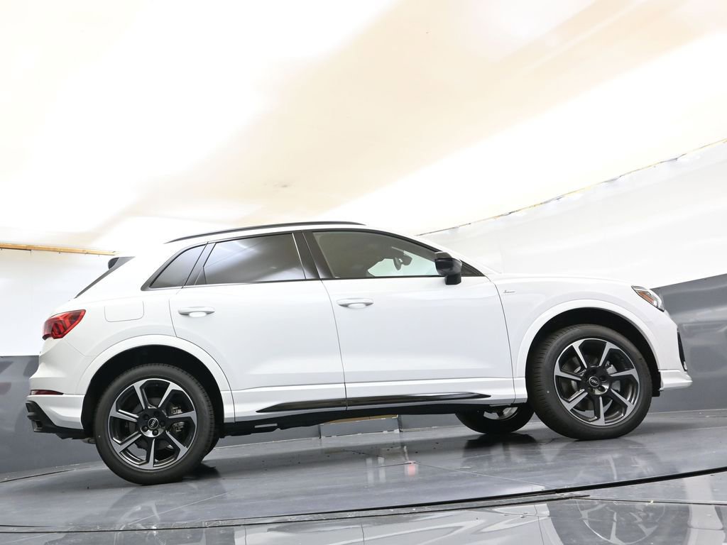 Used 2025 Audi Q3 2.0T Premium Plus w/ Premium Plus Package image 43