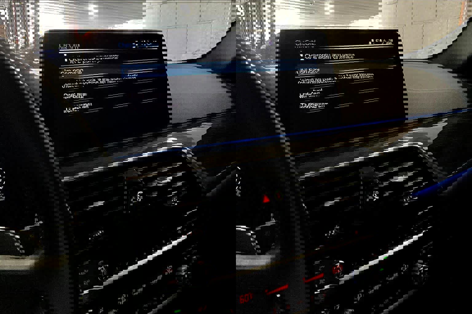 Used 2021 BMW 530e image 33