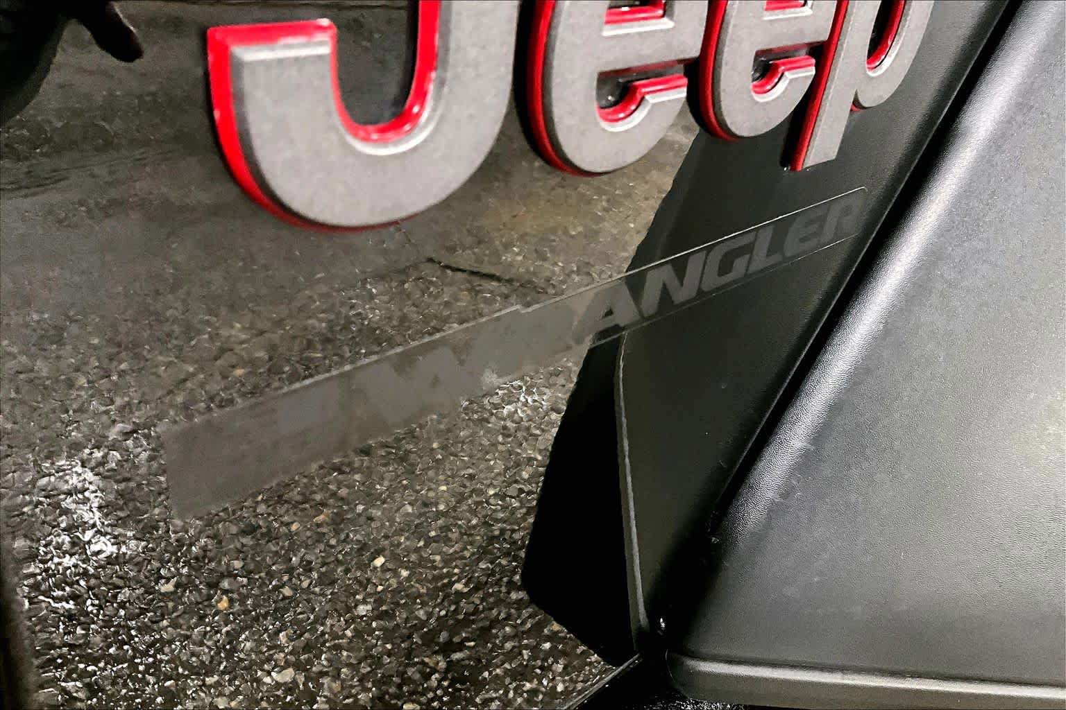 Used 2024 Jeep Wrangler Unlimited Rubicon image 10