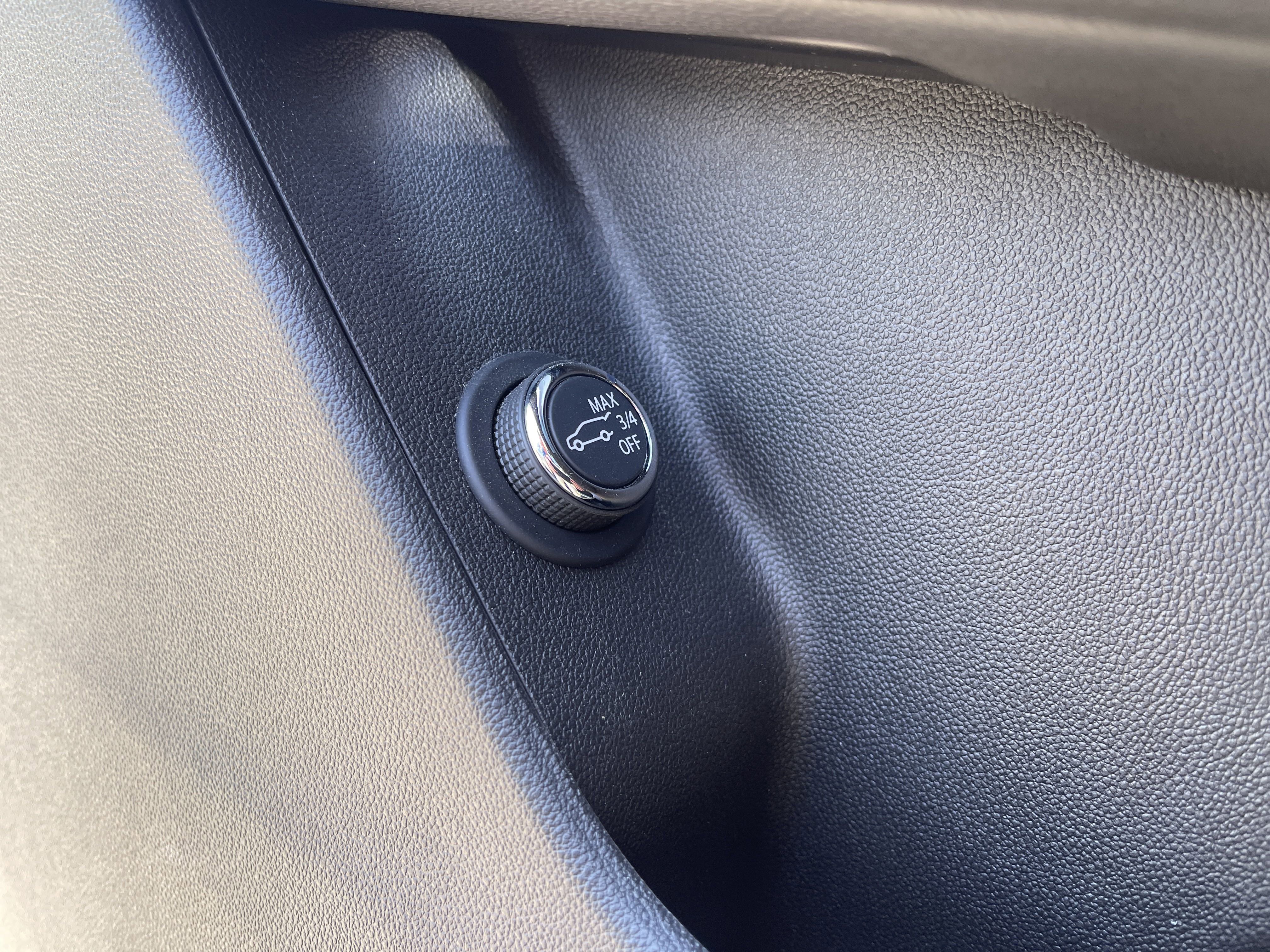 Used 2025 Cadillac XT5 Premium Luxury w/ Technology Package image 16