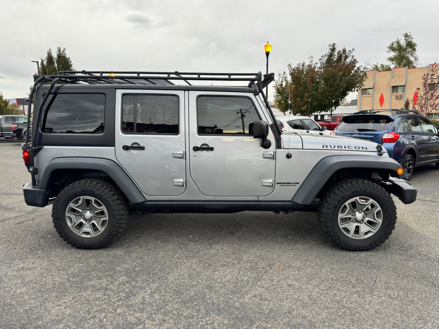 Used 2017 Jeep Wrangler Unlimited Rubicon w/ Connectivity Group AWD/4WD image 7