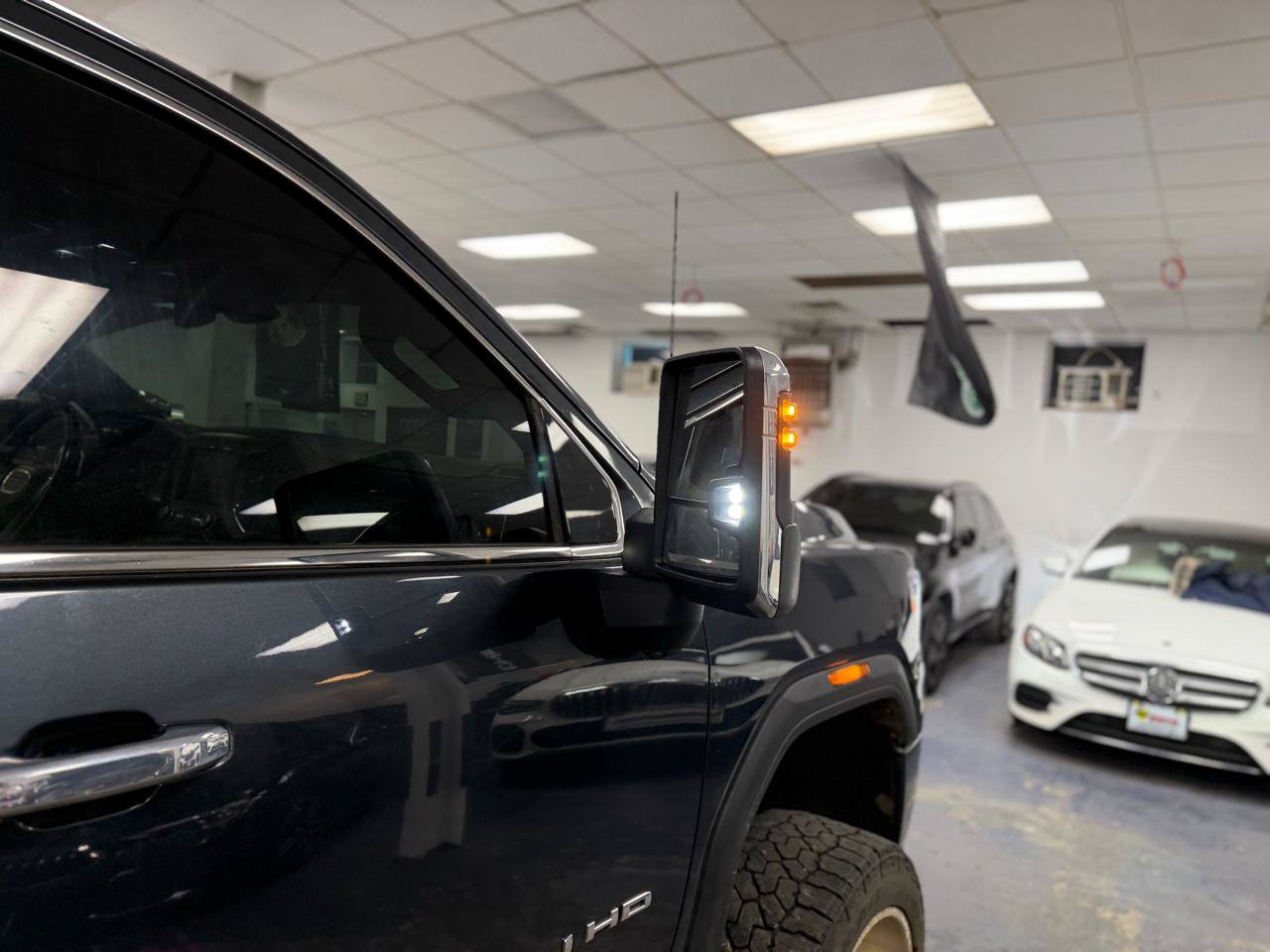 Used 2022 GMC Sierra 3500 Denali w/ Denali Ultimate Package AWD/4WD image 33