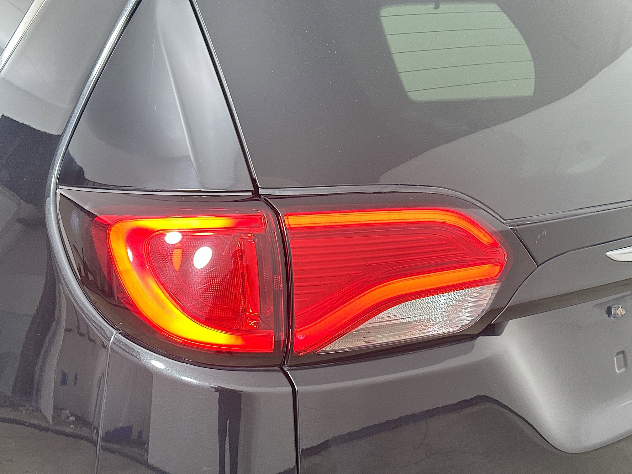 Used 2020 Chrysler Pacifica Touring-L Plus w/ Tire & Wheel Group image 43