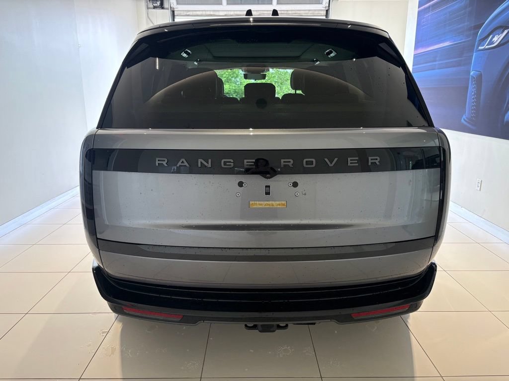 Used 2025 Land Rover Range Rover SE AWD/4WD image 3