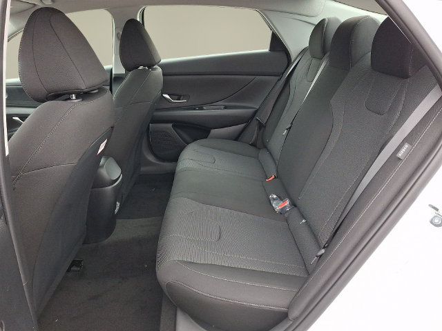 New 2026 Hyundai Elantra SE FWD image 7