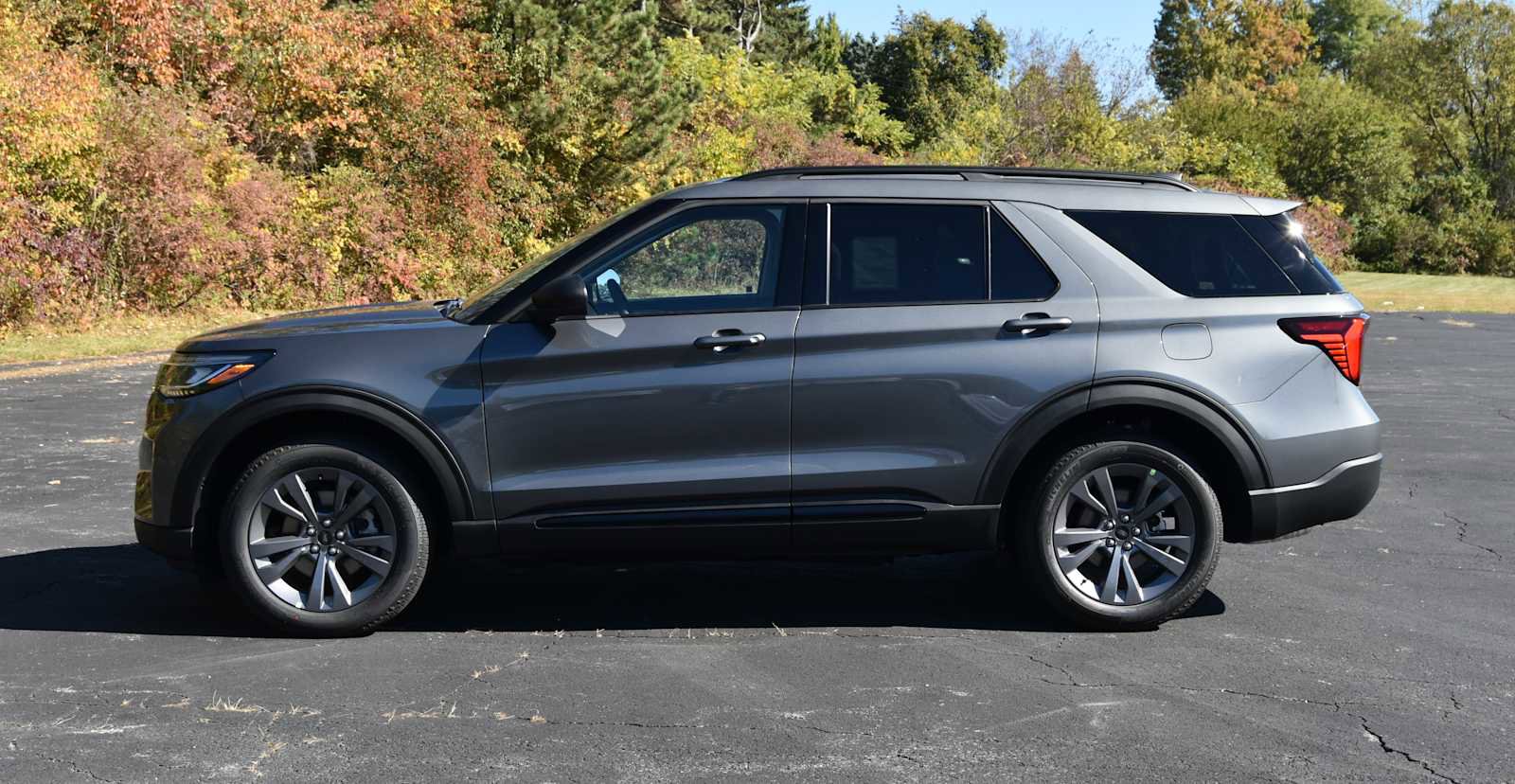 New 2026 Ford Explorer Active w/ Active Comfort Package image 6