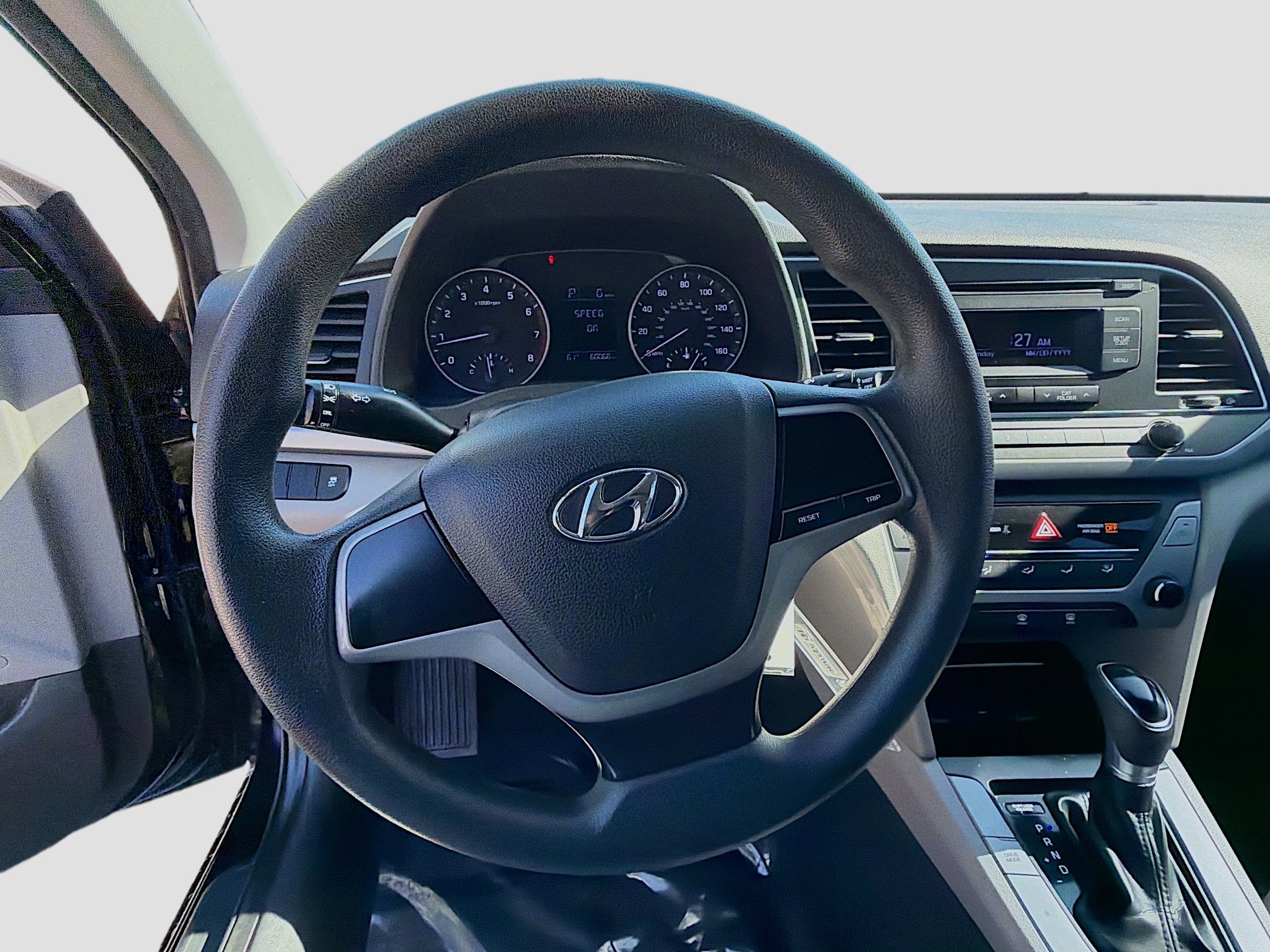 Used 2017 Hyundai Elantra SE image 8