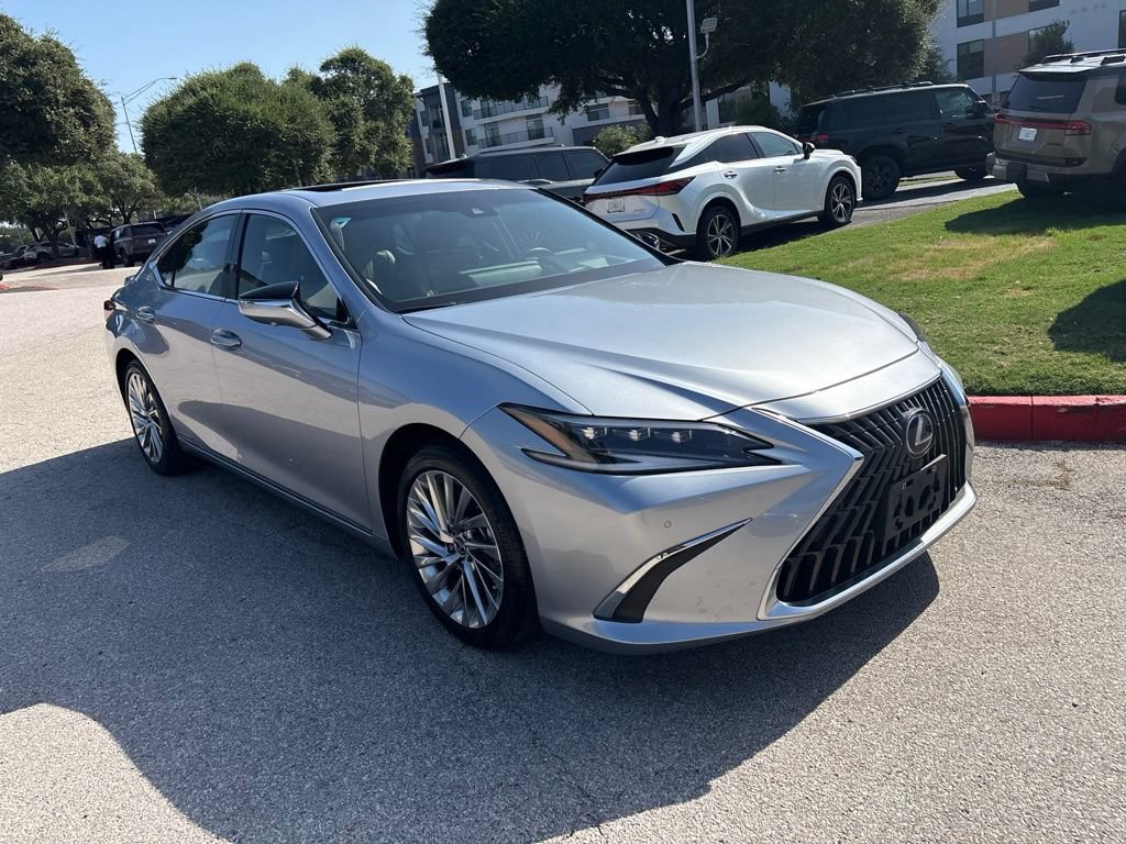 Certified 2022 Lexus ES 300h Ultra Luxury w/ Accessory Package 2 FWD image 7