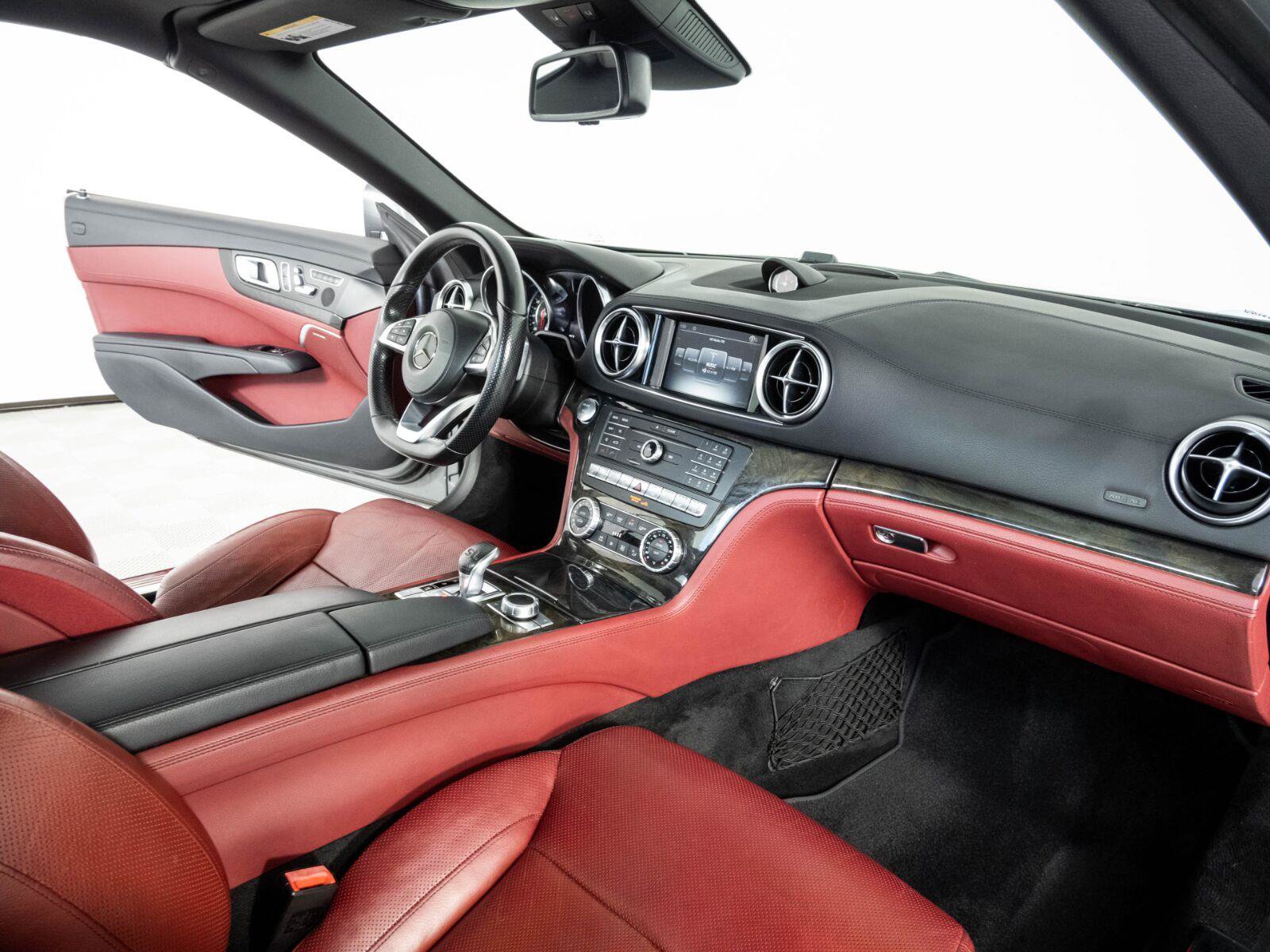 Used 2018 Mercedes-Benz SL 550 image 20