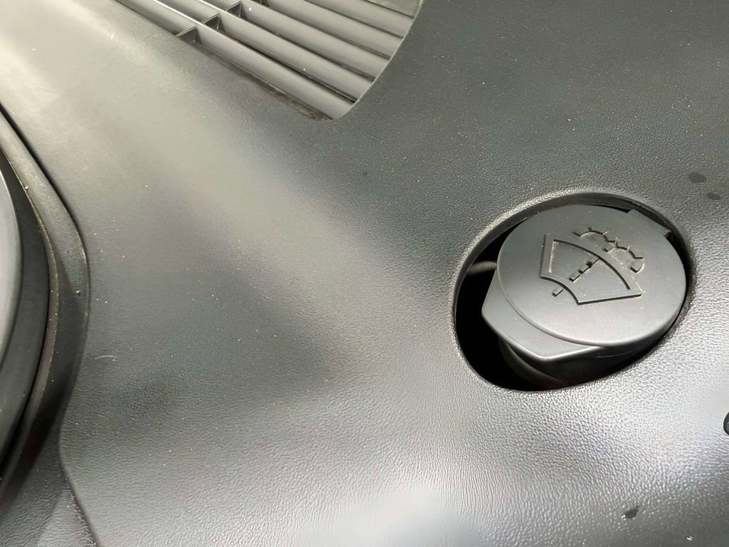 Used 2021 Tesla Model Y Long Range AWD/4WD image 36